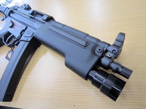 G&P MP5 Handguard with CREE LED Flashlight - 電動ガン・エアガン